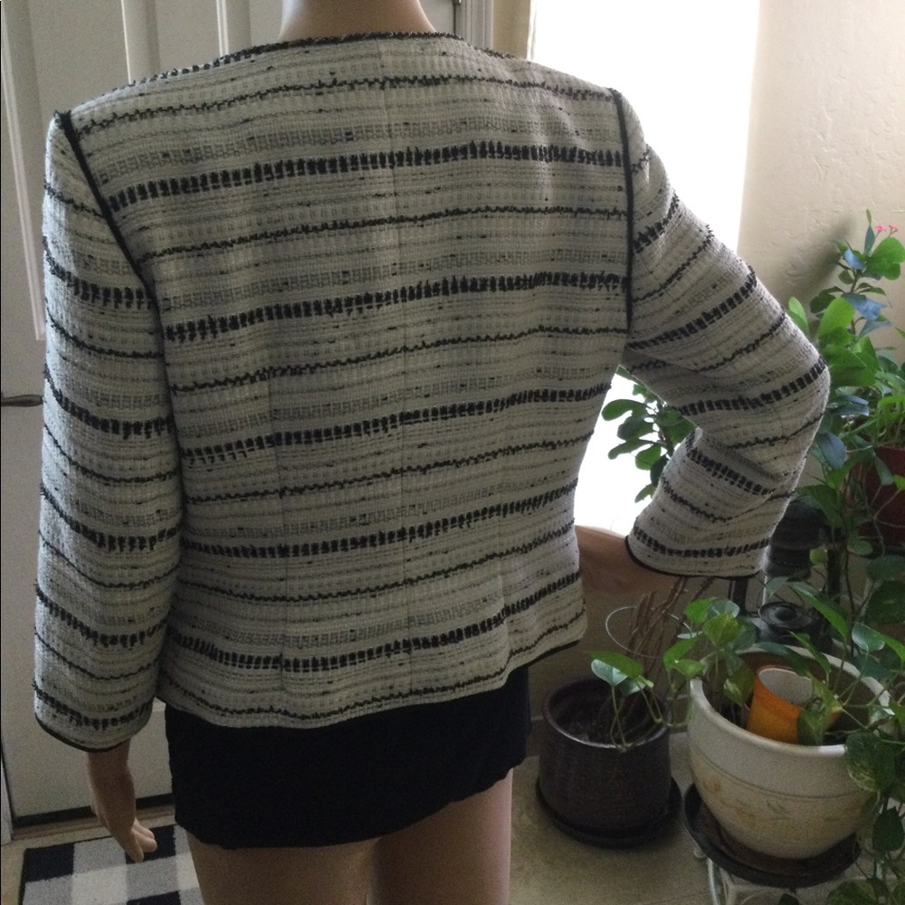 Dress or slacks jacket. - Picture 4 of 8